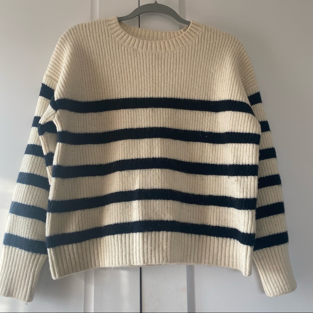 Zara knit sweater Sz: S